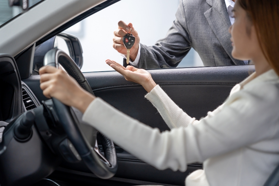 How Tourists Can Save Money on Bahamas Car Rentals