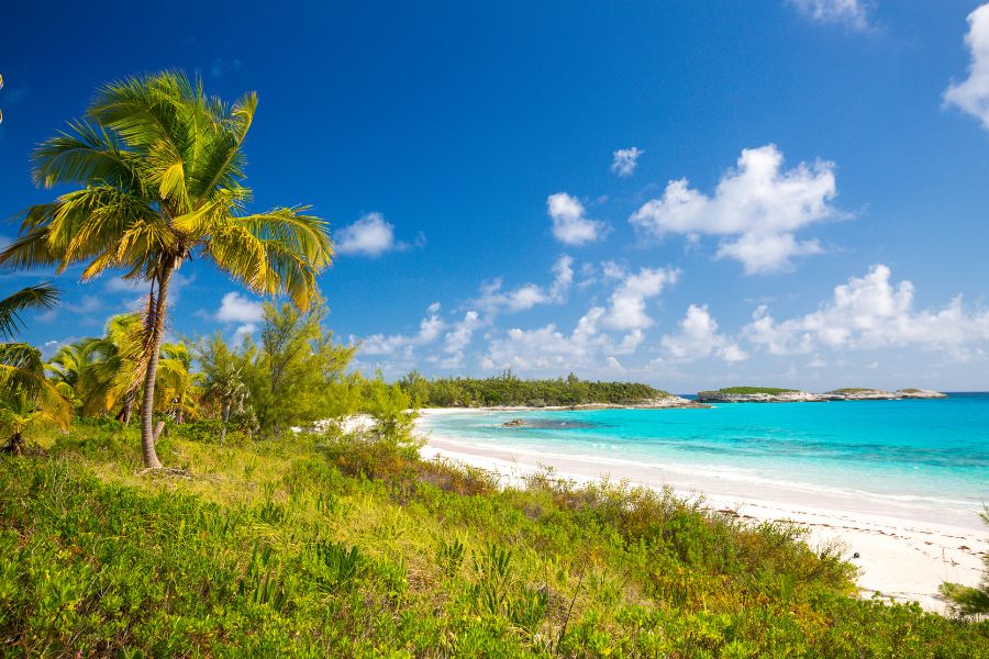 A Traveller’s Guide to Exploring the Bahamas on a Multi-Island Road Trip